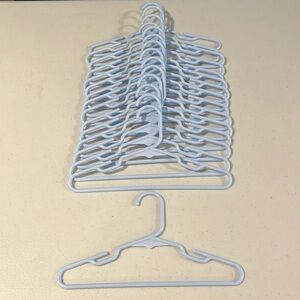 Set of 16 Blue Plastic Hangers